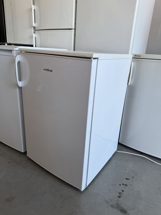 Фризер Vestfrost A+ и Хладилник със камера