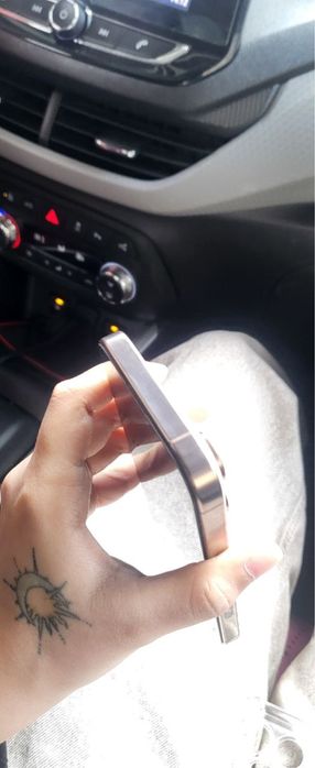 Iphone 16 pro 128 100% 33 цикла