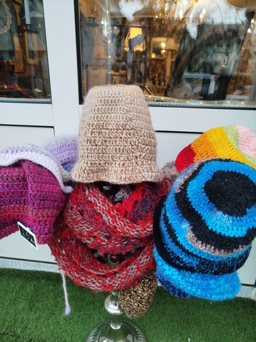 Ръчно плетени чанти,шапки,шалове