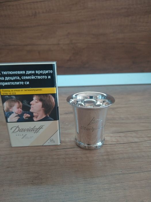 Продавам антикварна Английска сребърна чаша Келтски мотиви уникална