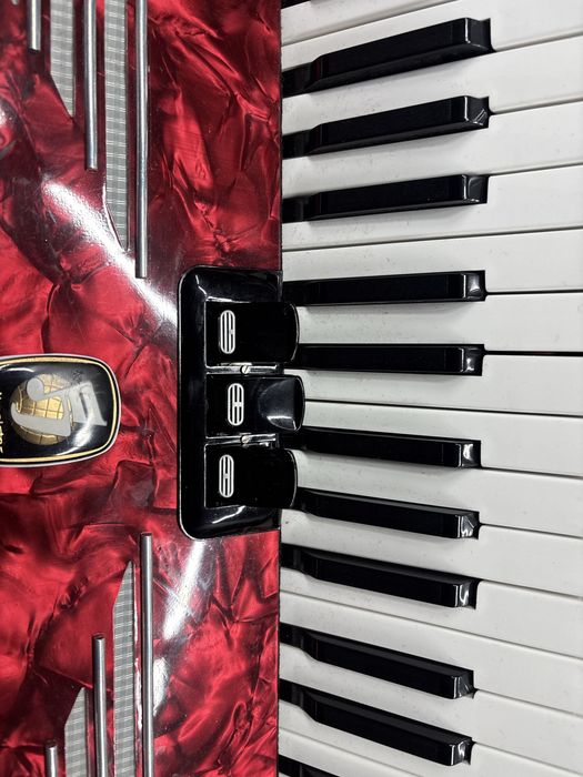 Acordeon Weltmeister SeperatoStandard cu 72 de basi