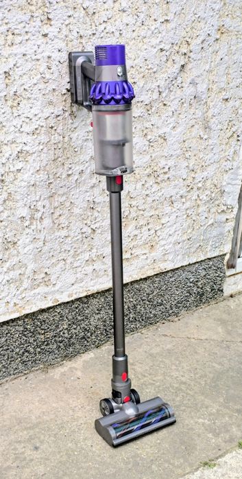 Вертикална прахосмукачка Dyson V10 Animal, 525 W, 29.4V, Автономност 60 мин,