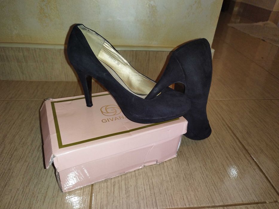 Дамски обувки на ток