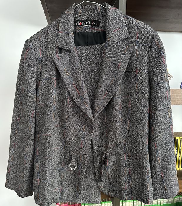 Costum cu pantaloni Masura M