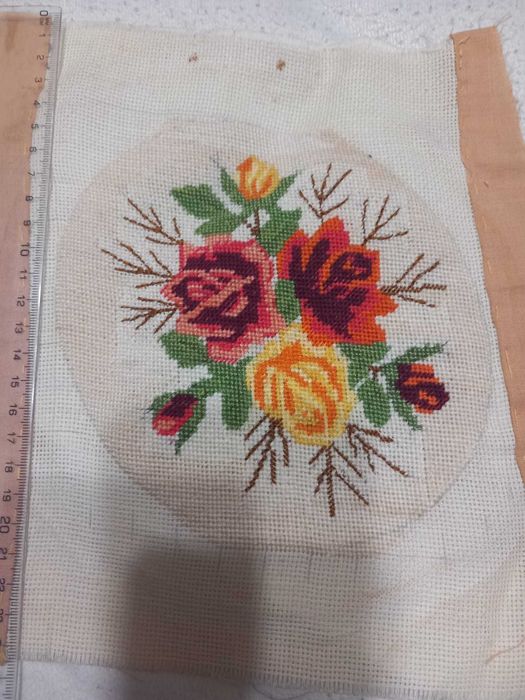 Goblen lucrat manual – Buchet de flori