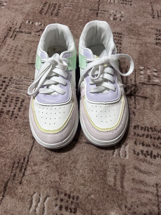 Маратонки за момиче