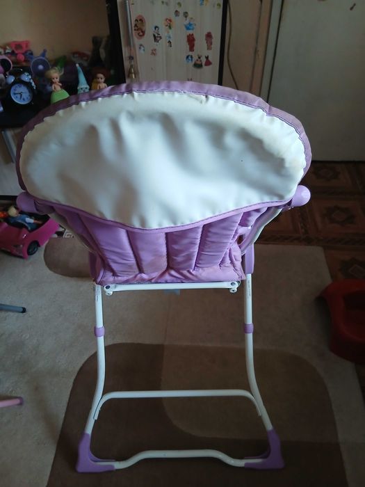 Детски стол за хранене.