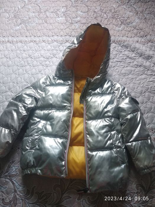 Срочно продаю курточки на девочку и мальчика