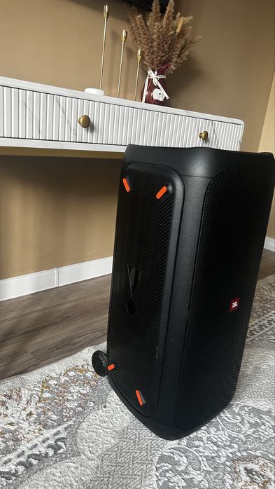 Продаю jbl partybox 310