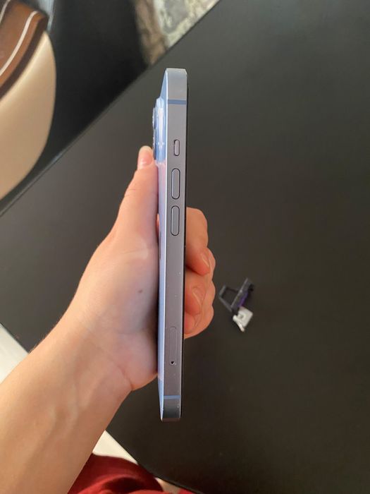 Vând iPhone 14, stare foarte buna, pret negociabil