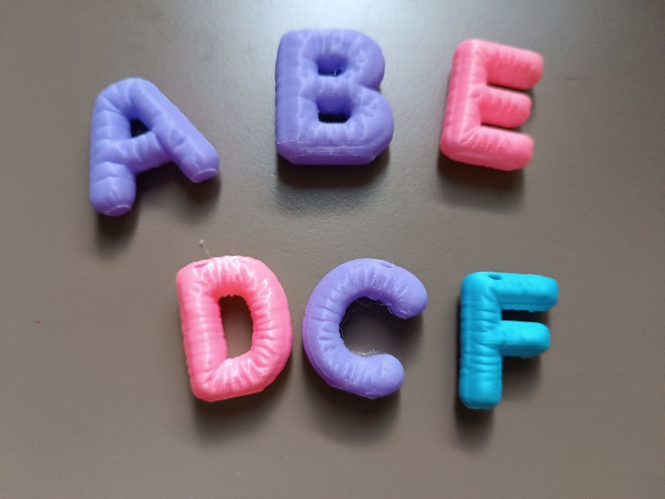 Различни видове ключодържатели 
Цена 3л