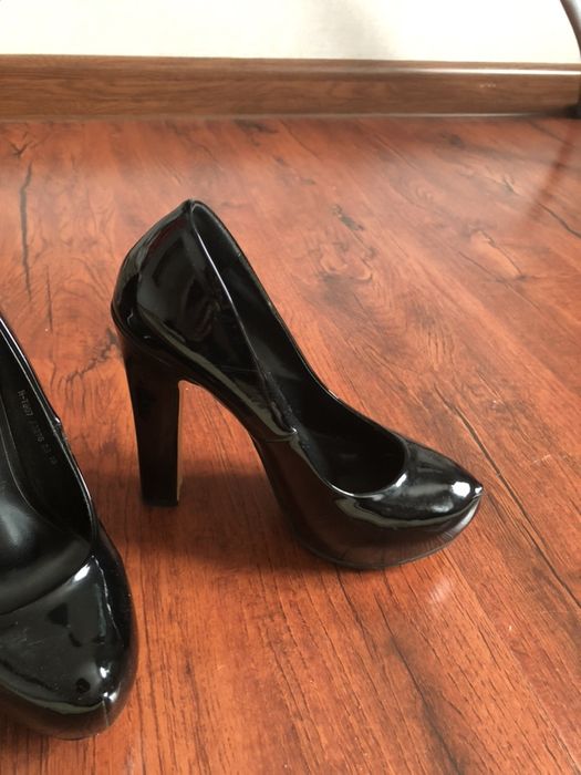 Продается туфли “Basconi”