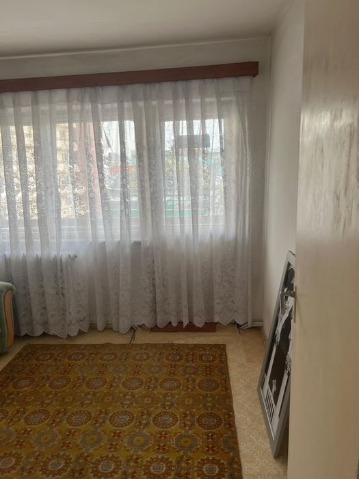 Vând apartament 4 camere