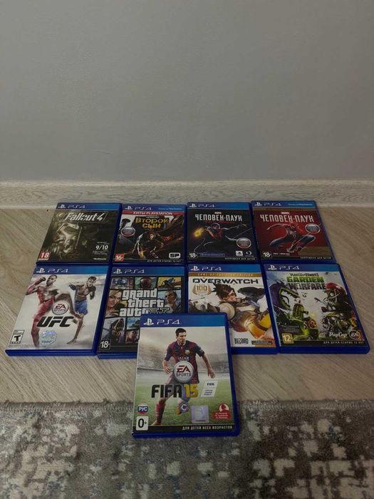 PS4 2 джойстика + 9 игр