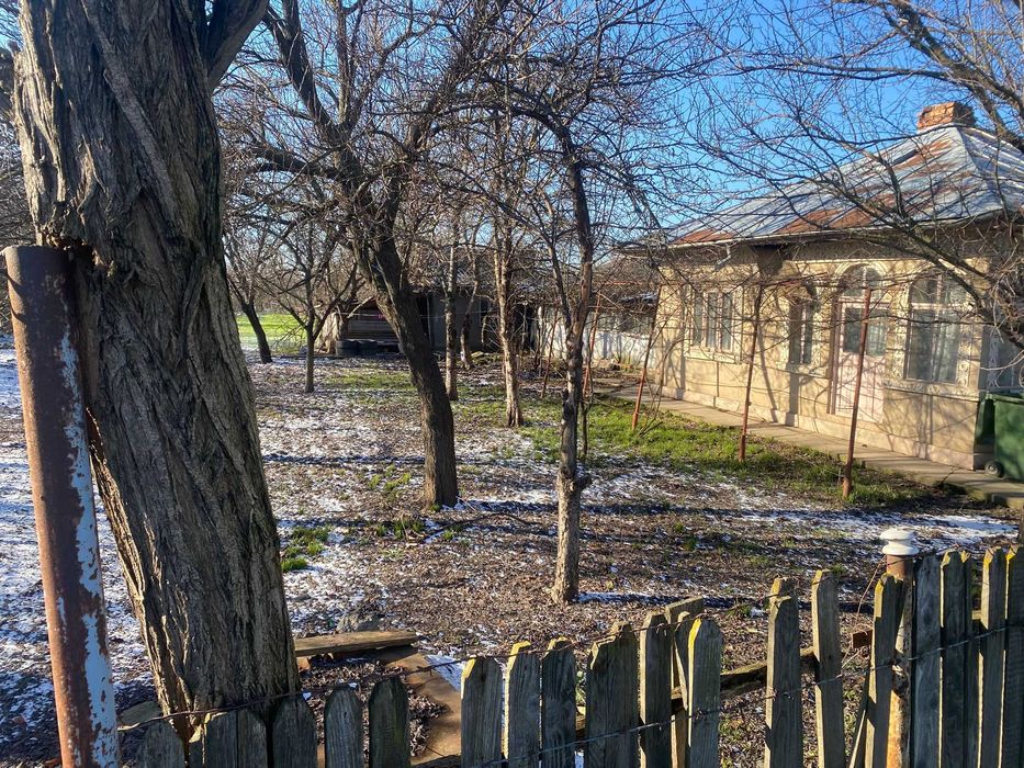 Casa cu 2000 mp teren, drum principal, utilitati, Cuza Voda - Calarasi