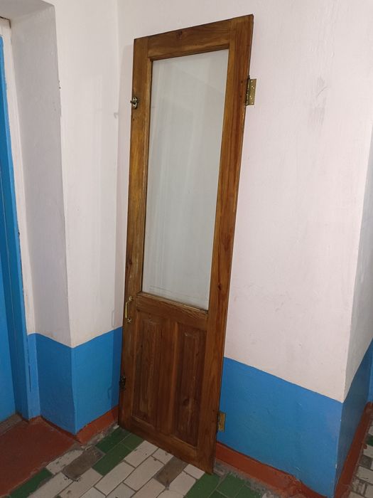 Дверь дерево 2 метра * 60 см