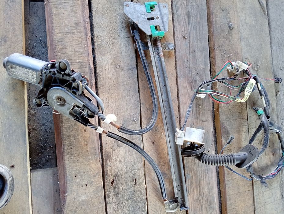 Продам запчасти пассат м Мазда и ауди