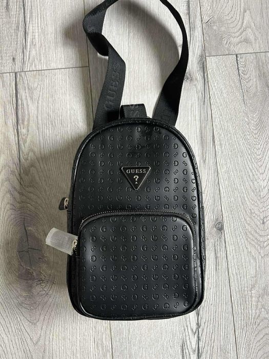 Дамска раница Guess