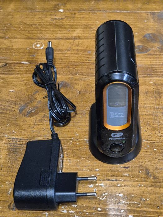 Incarcator baterii AA AAA GP PowerBank V600D