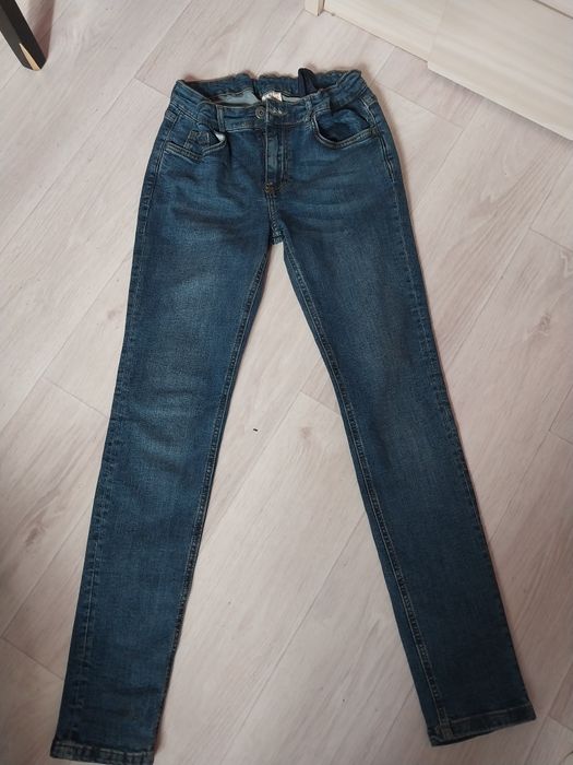 Продам  джинсы на мальчика, р.164