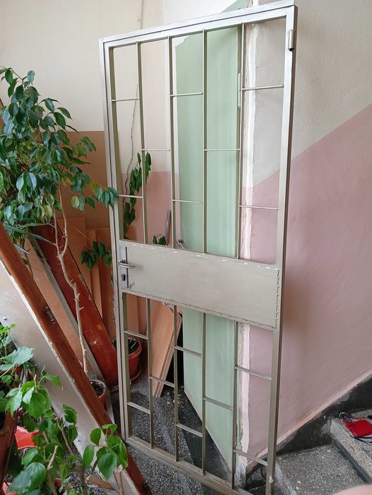 Желязна врата + каса