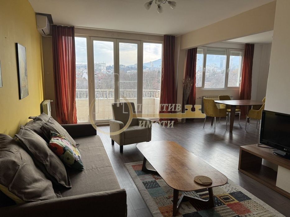 Дава се под наем Тристаен апартамент в София, Център - 110 кв.м за 1050 € - Снимка #2