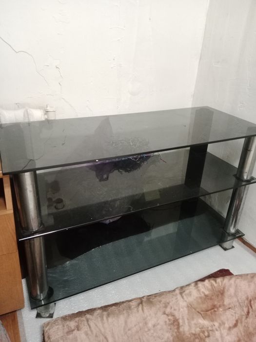 Продам стеклянный стол