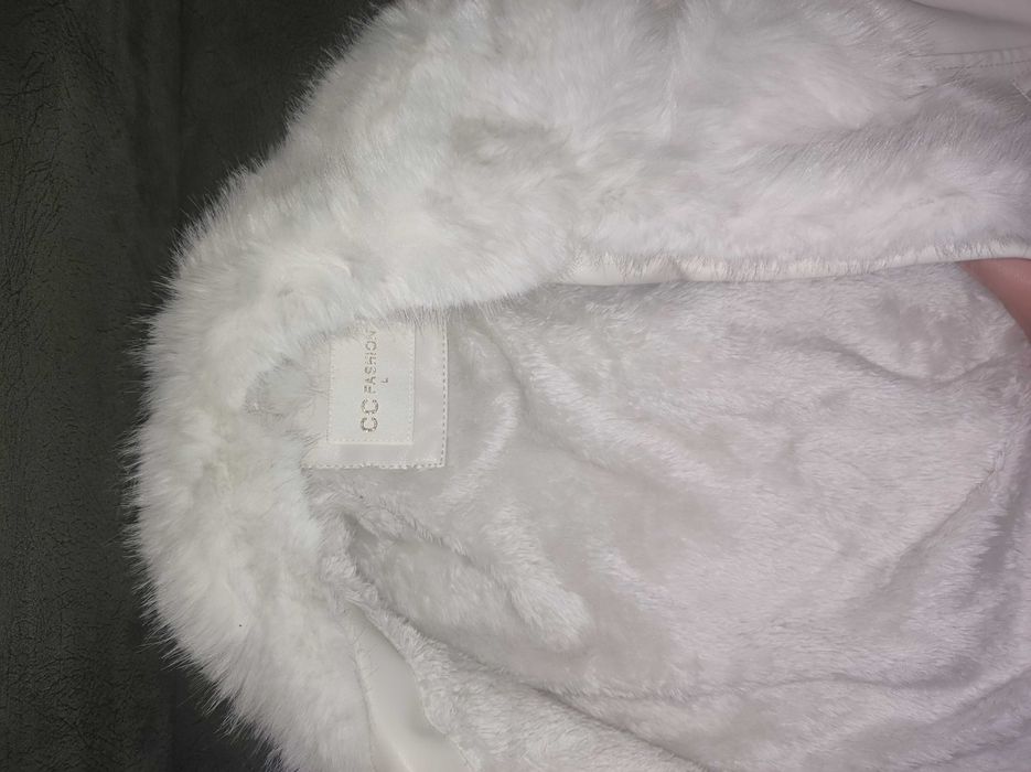 Зимно яке в бяло и слонова кост