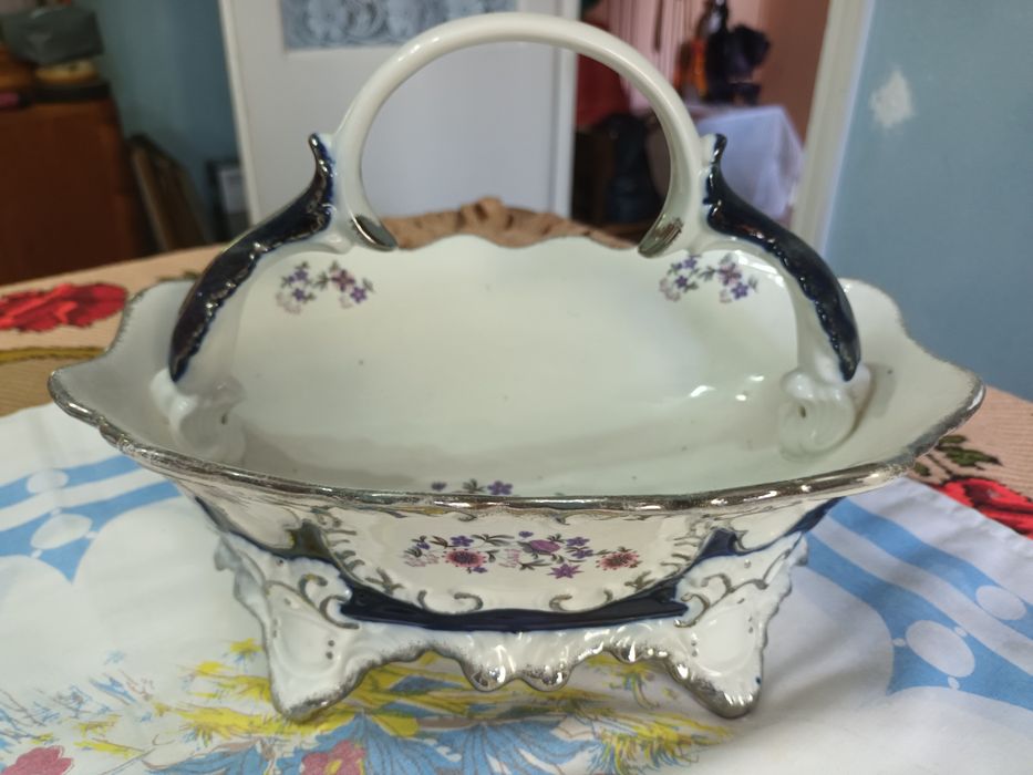 Coșuleț decorativ stil baroc din porțelan fin românesc