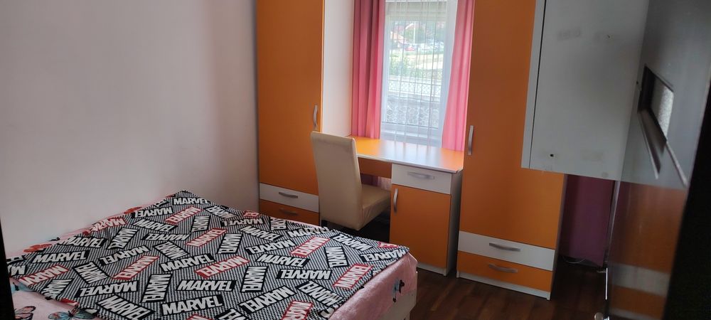 De închiriat ap 3 camere