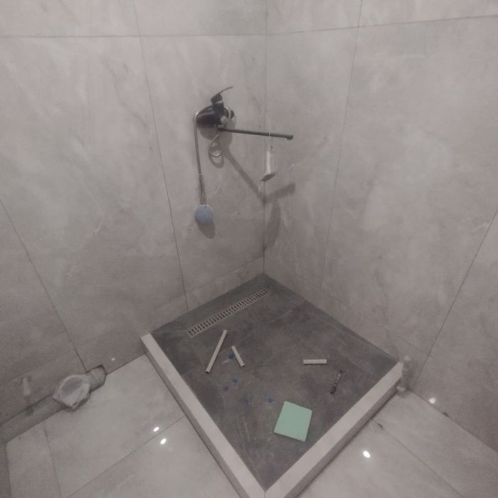 Кафель, сантехника