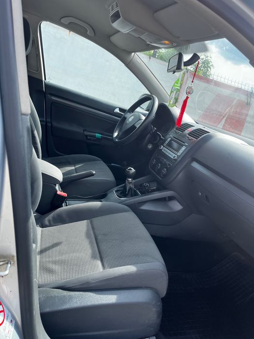 Vând Volkswagen golf 5