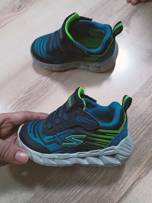 Бебешки светещи маратонки Skechers