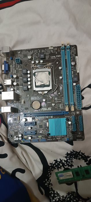 Материнская плата Asus с комплектующими