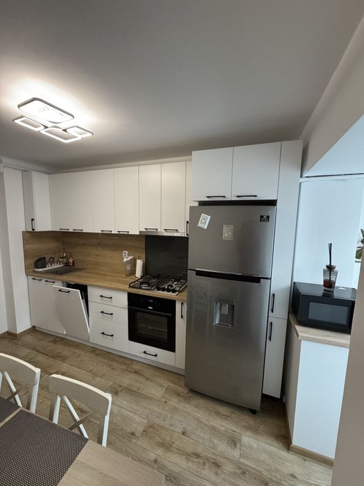 Inchiriez apartament 2 camere Ploiesti Bulevardul Bucuresti