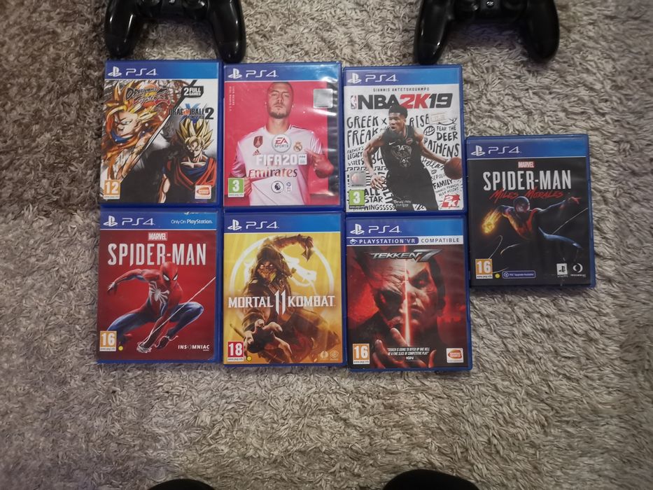 Playstation 4 pro, два джойстика +7 игри