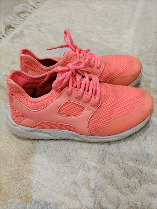 Туфли для девочки продам и красовка