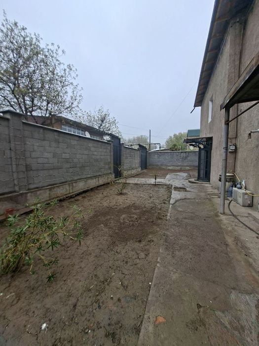 Ангрен шахар 6/4 дахада 2 каватли котеж  сотилади