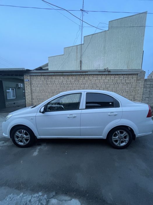 Nexia3 avtomat sotiladi