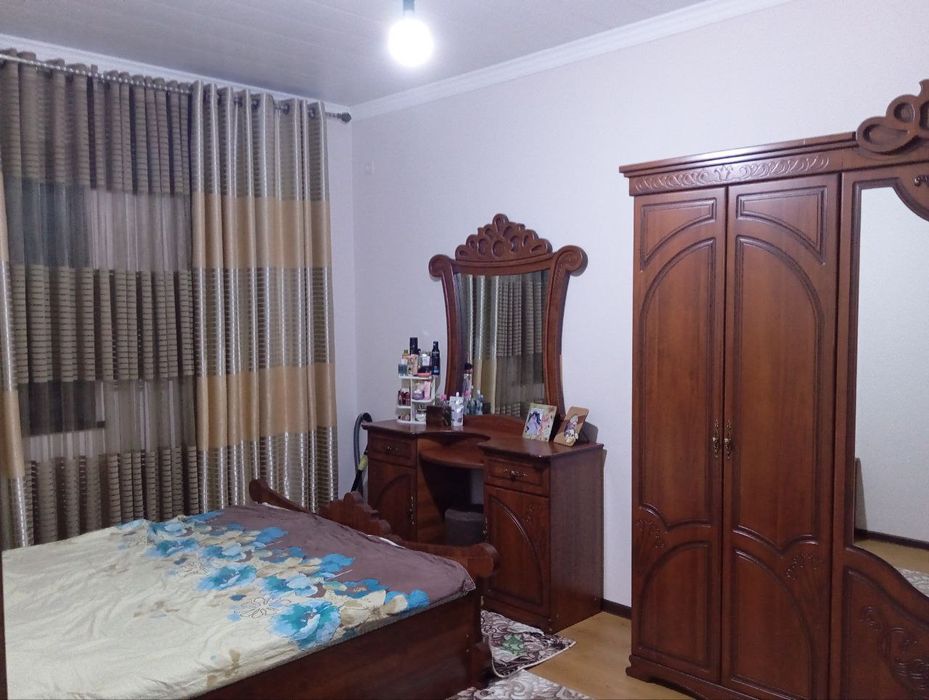 Уй сотилади. 2 сот. 4 хона +ошхона. 3 та с/у.