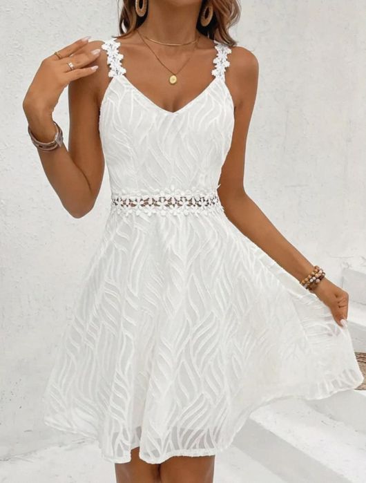 Рокля, размер М,чисто нова