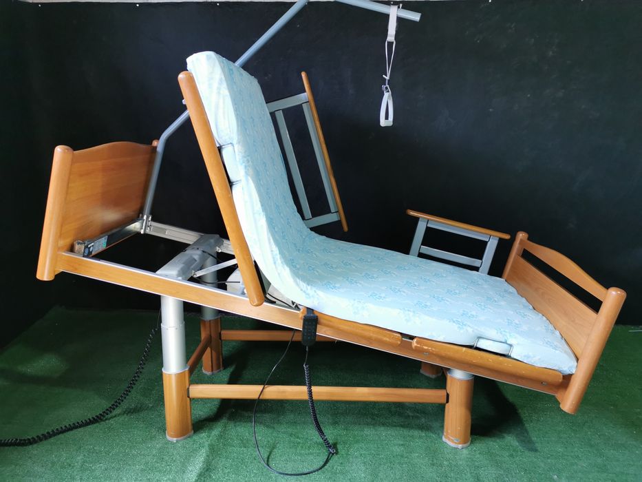 Електрическо болнично легло