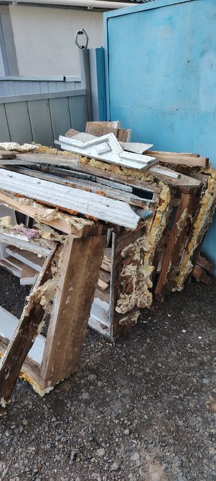 Б. У окна вместе со стеклом.