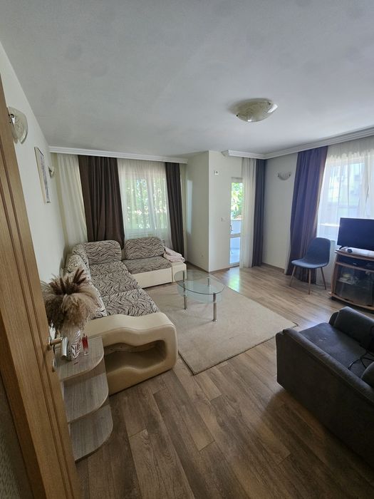 Дава се под наем Тристаен апартамент в Благоевград, Вароша - 90 кв.м за 459 € - Снимка #2