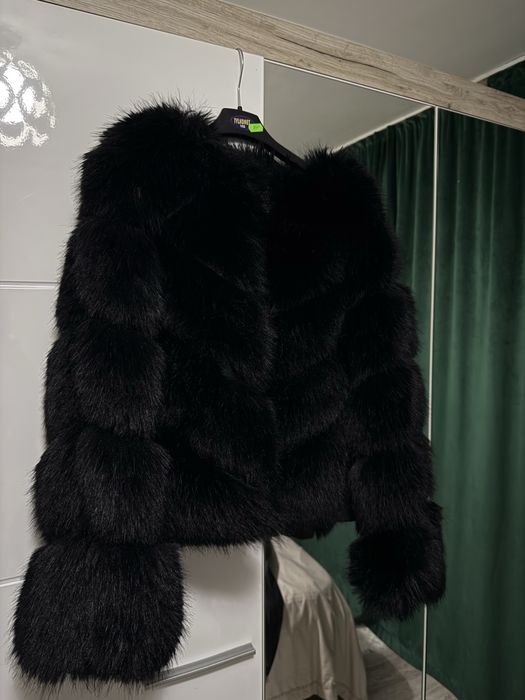Blană naturală neagră