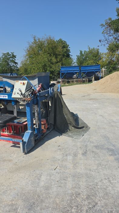 Vând presă de boltari forte plus