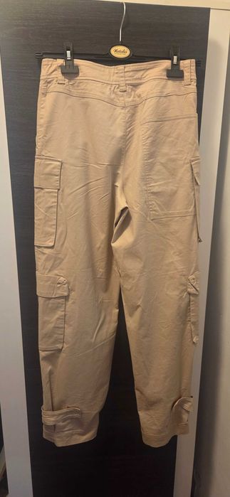 Pantaloni cargo marca Zara,marimea S,stare foarte buna