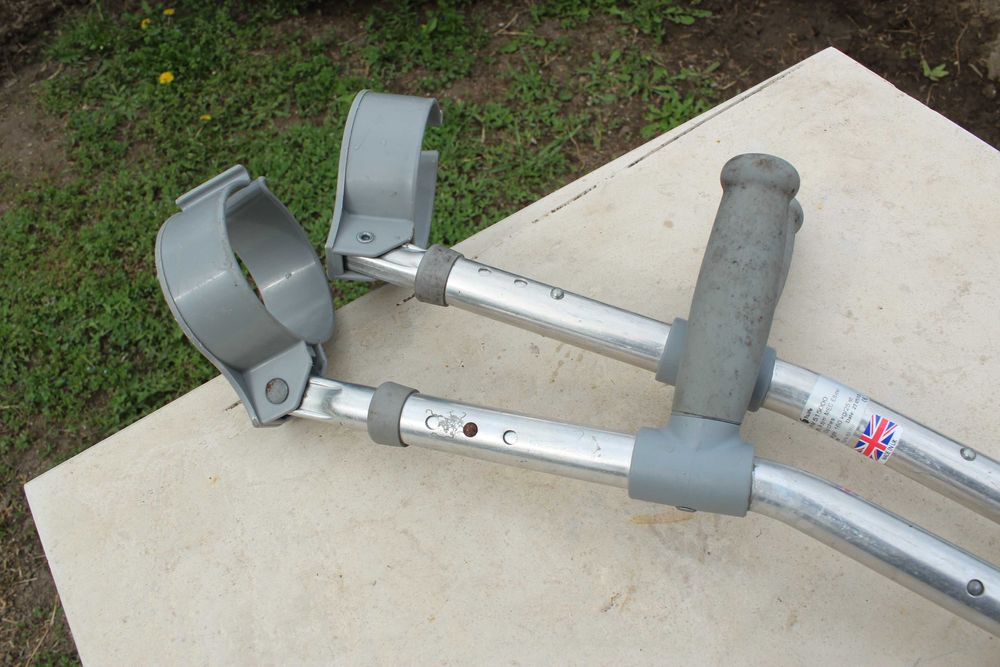 Патерици канадки и винтидж бастун