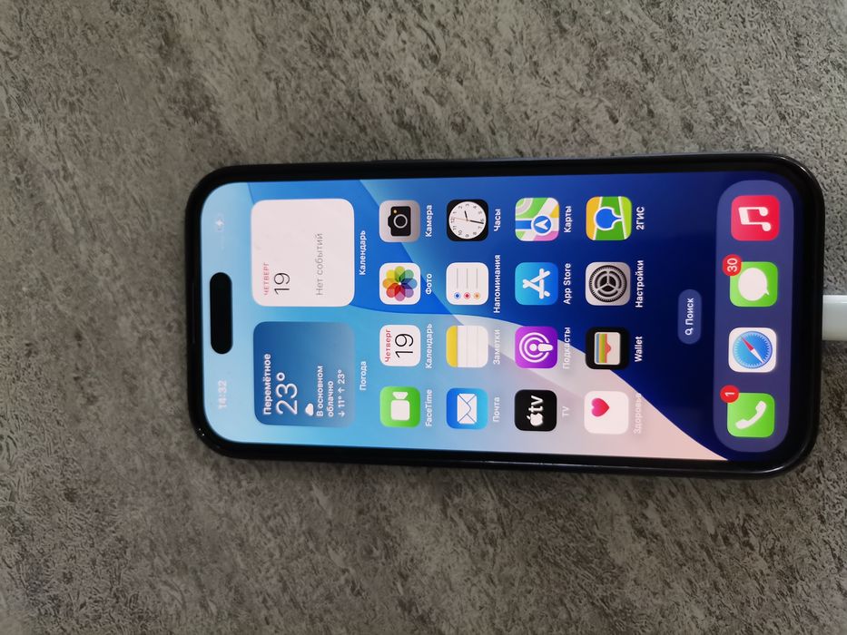 Продам IPhone 16