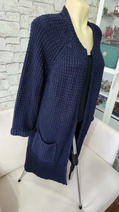 Cardigan Sussan marimea M dar merge si mai mult,stare f buna